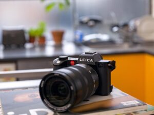 Buy cameras Paris local photographers selfies
